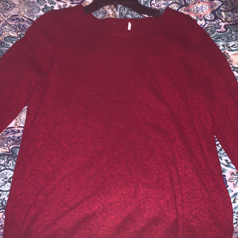 Maroon sweater